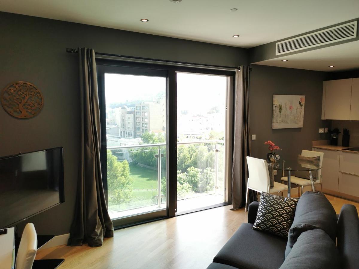 Kings Wharf Quay29 - Large Studio Apartment With 3 Pools - Gym - Rock Views - Holiday And Short Let Apartments In 直布罗陀 外观 照片