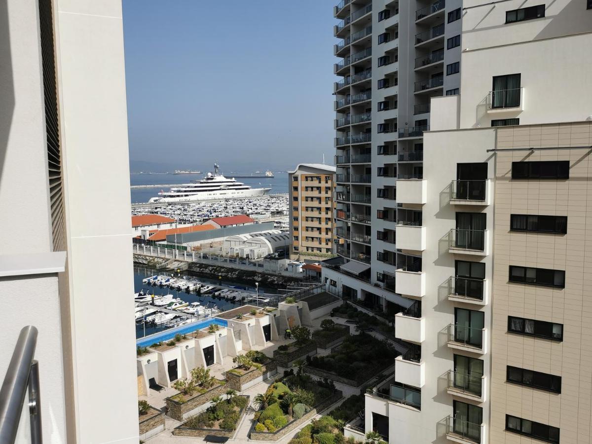 Kings Wharf Quay29 - Large Studio Apartment With 3 Pools - Gym - Rock Views - Holiday And Short Let Apartments In 直布罗陀 外观 照片