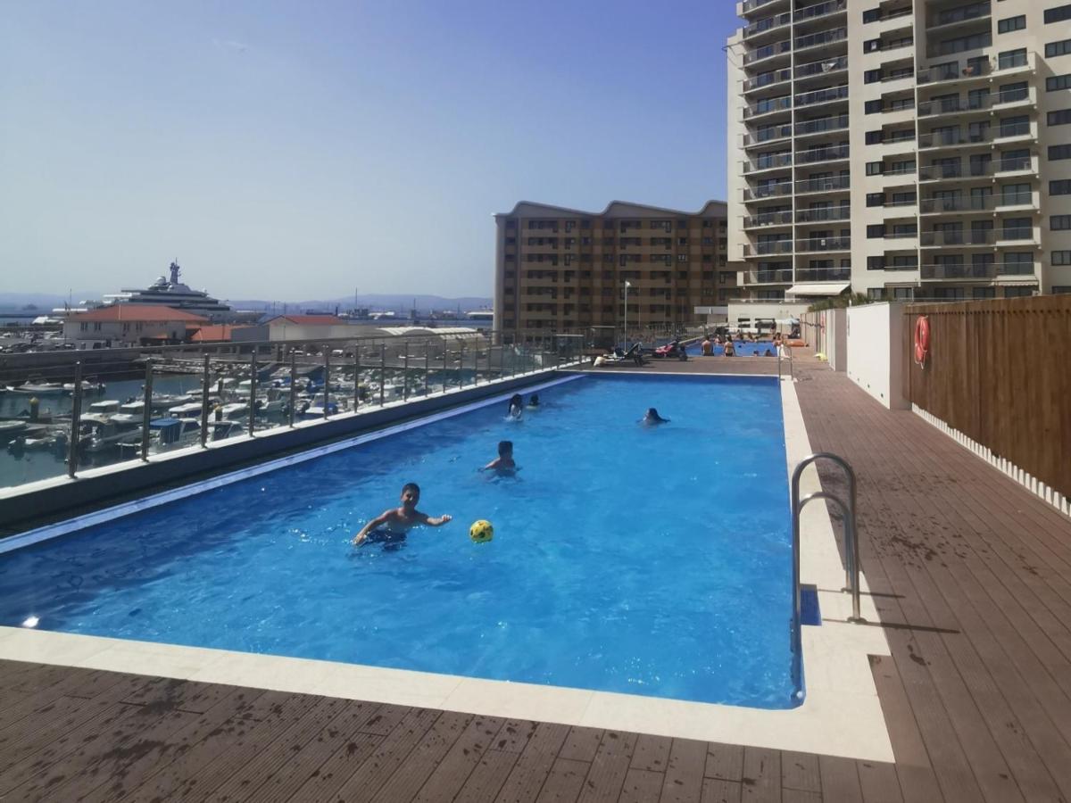 Kings Wharf Quay29 - Large Studio Apartment With 3 Pools - Gym - Rock Views - Holiday And Short Let Apartments In 直布罗陀 外观 照片