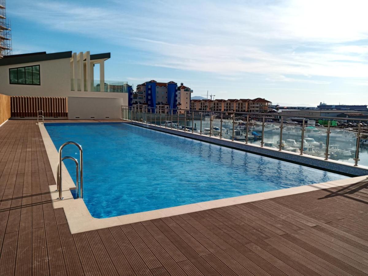Kings Wharf Quay29 - Large Studio Apartment With 3 Pools - Gym - Rock Views - Holiday And Short Let Apartments In 直布罗陀 外观 照片