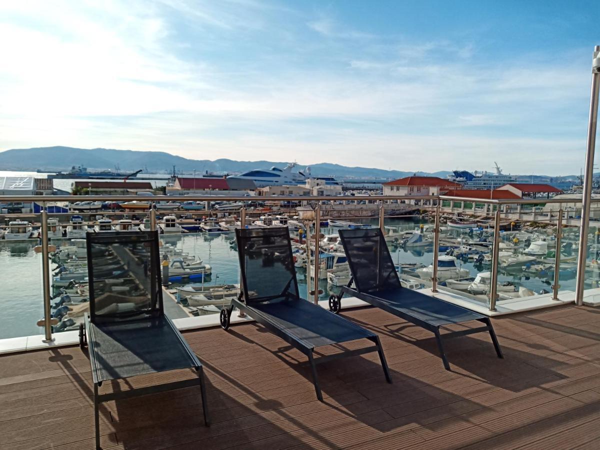 Kings Wharf Quay29 - Large Studio Apartment With 3 Pools - Gym - Rock Views - Holiday And Short Let Apartments In 直布罗陀 外观 照片