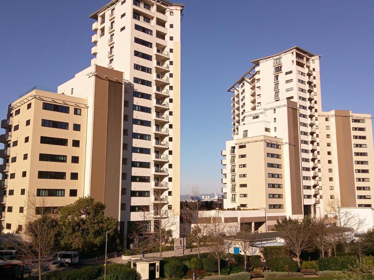 Kings Wharf Quay29 - Large Studio Apartment With 3 Pools - Gym - Rock Views - Holiday And Short Let Apartments In 直布罗陀 外观 照片